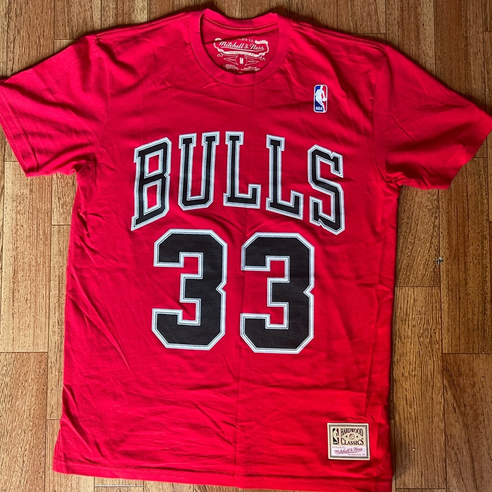 Mitchell and ness shirt